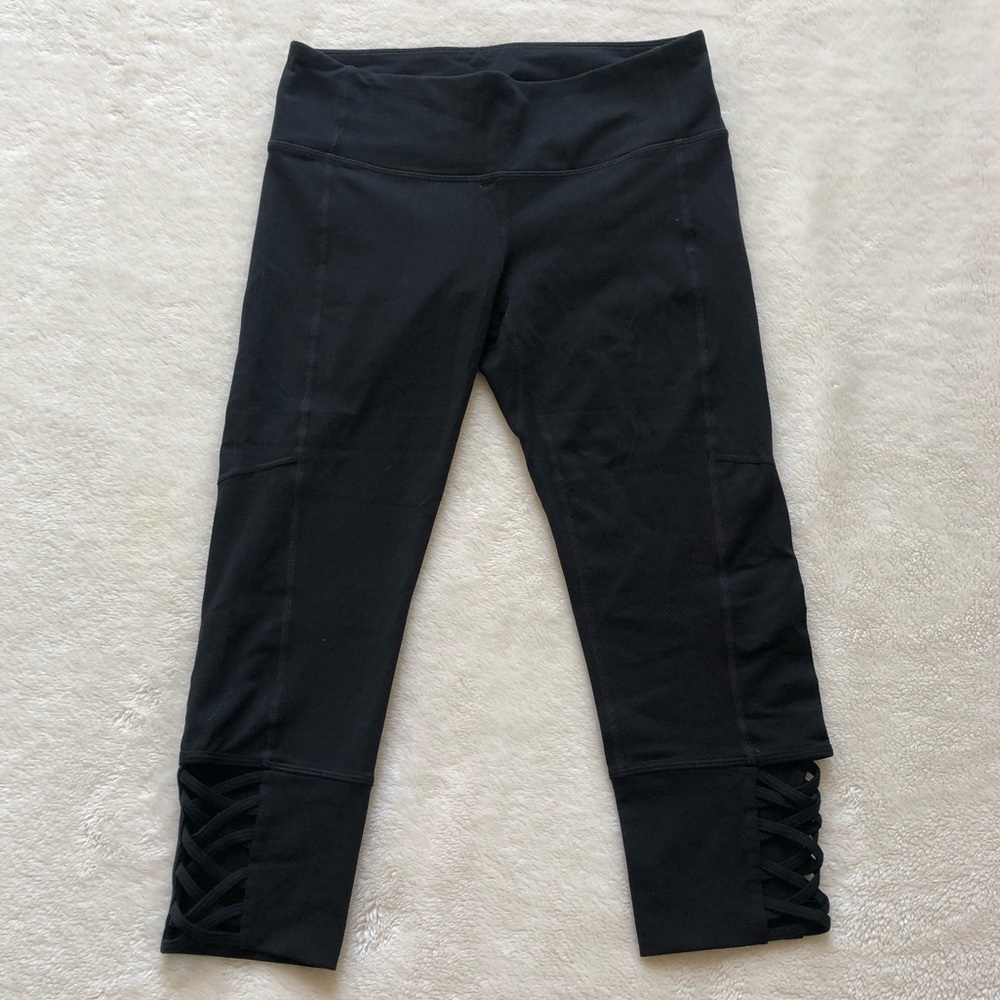 Women’s Black Athleta Capri Workout Pants